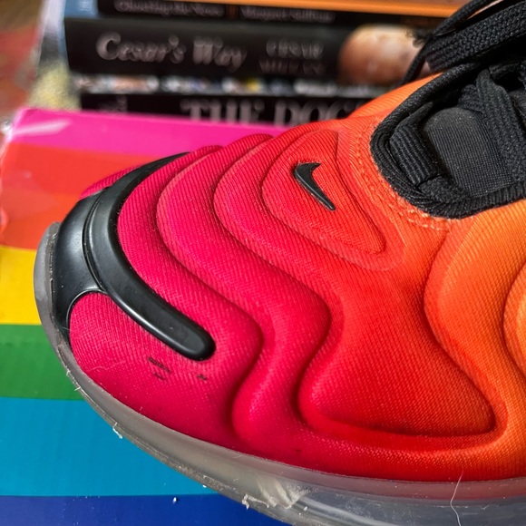 2019 Gilbert Baker “Be True” Nike Air Max 720, M 4, W 5.5 with box - Picture 9 of 11